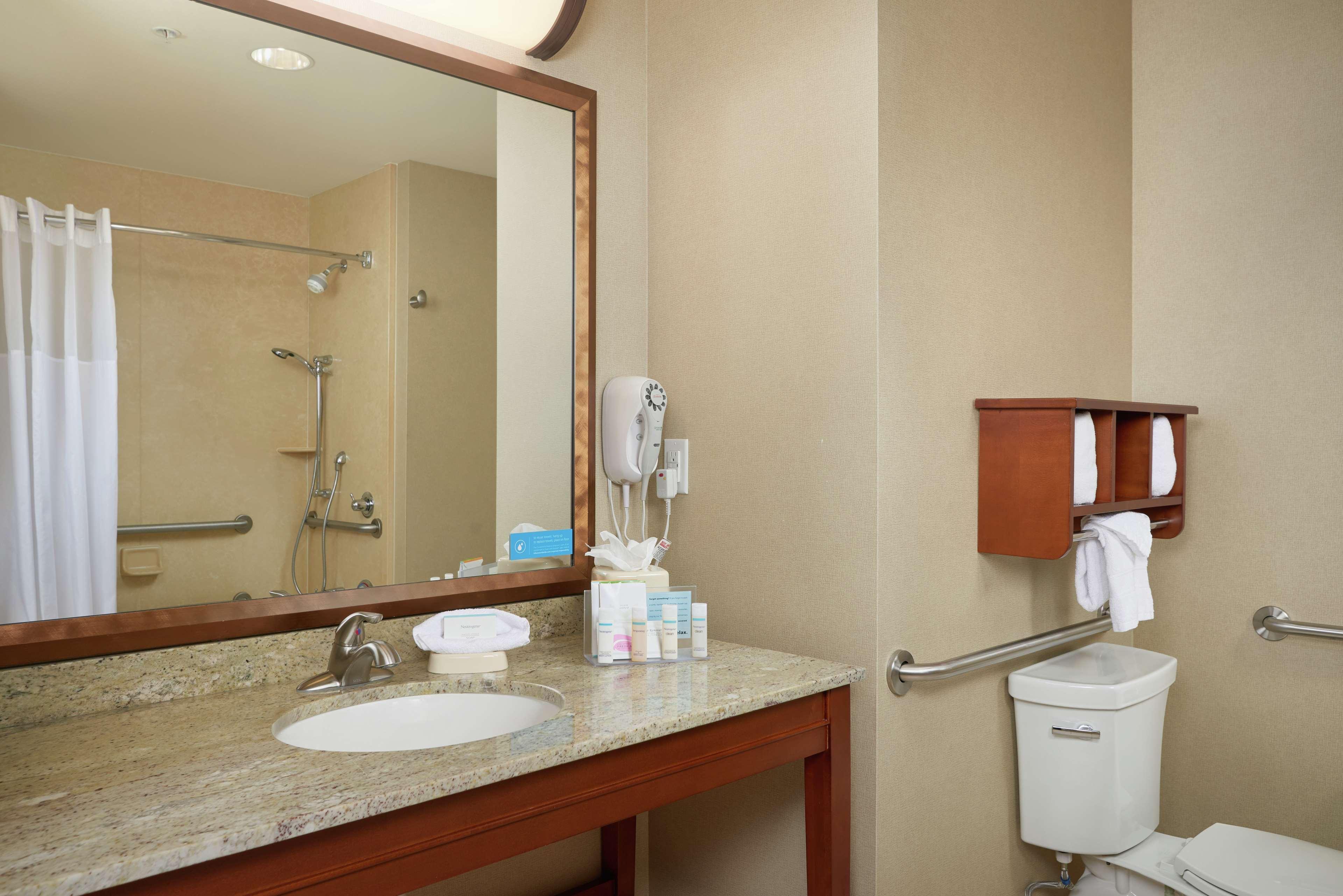 Hampton Inn And Suites Salem Eksteriør billede