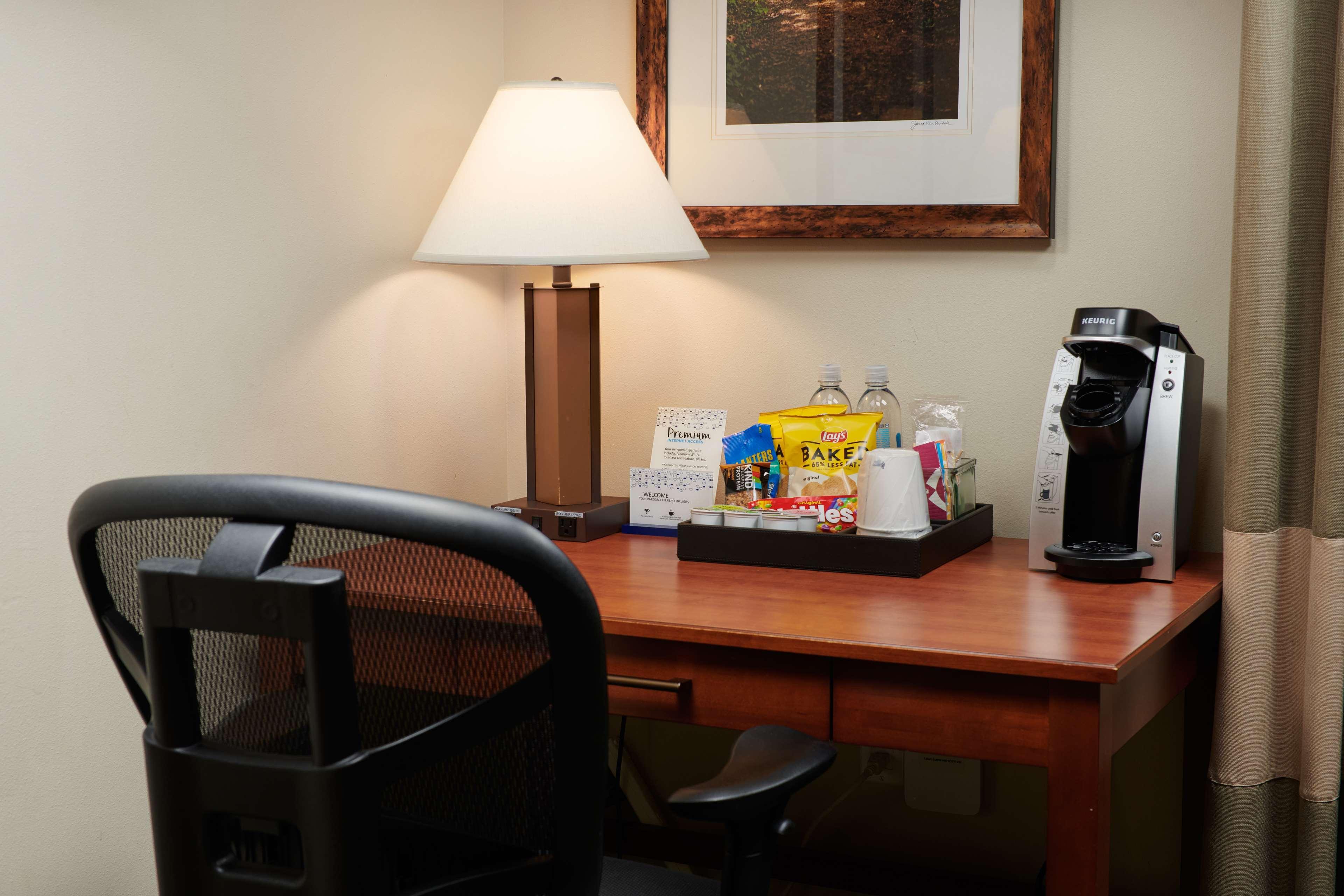 Hampton Inn And Suites Salem Eksteriør billede