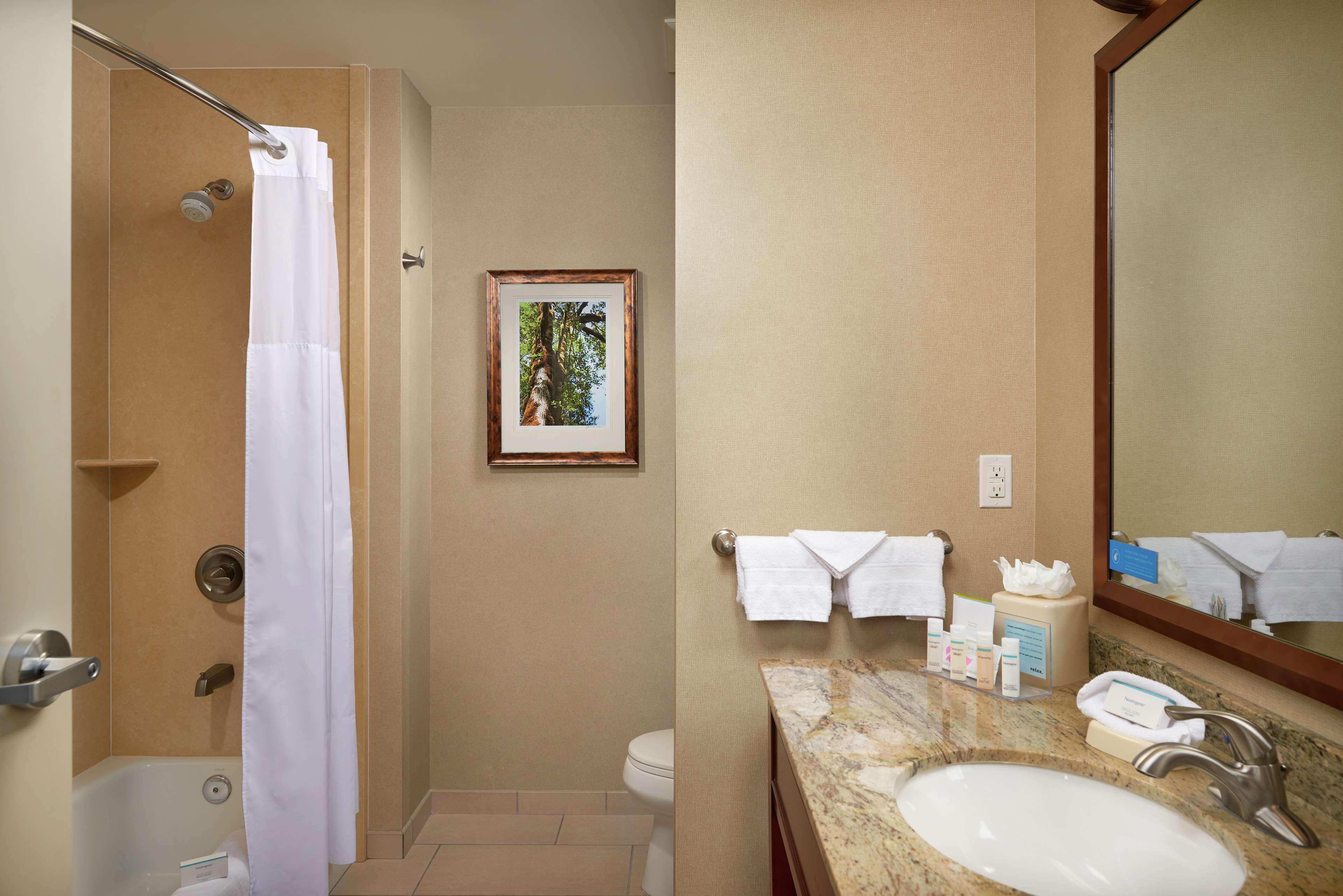 Hampton Inn And Suites Salem Eksteriør billede