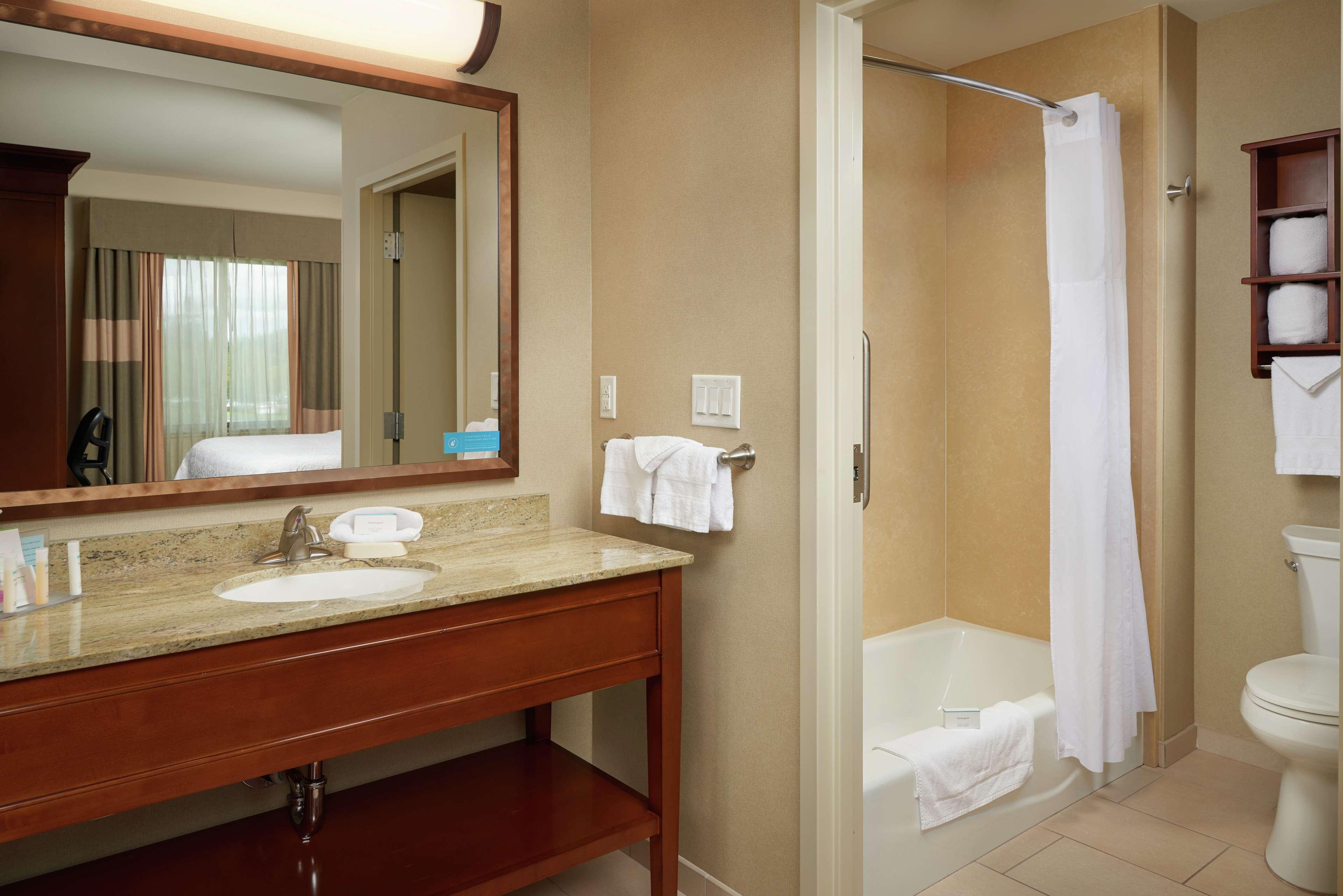 Hampton Inn And Suites Salem Eksteriør billede