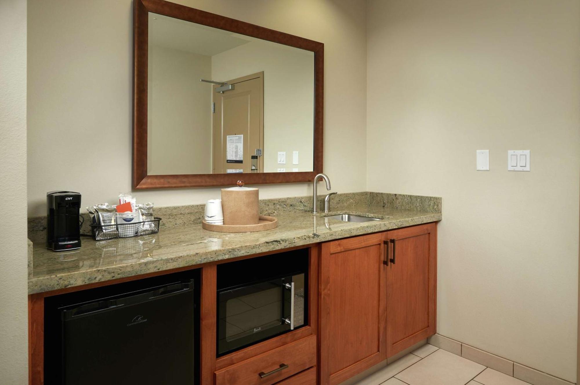 Hampton Inn And Suites Salem Eksteriør billede