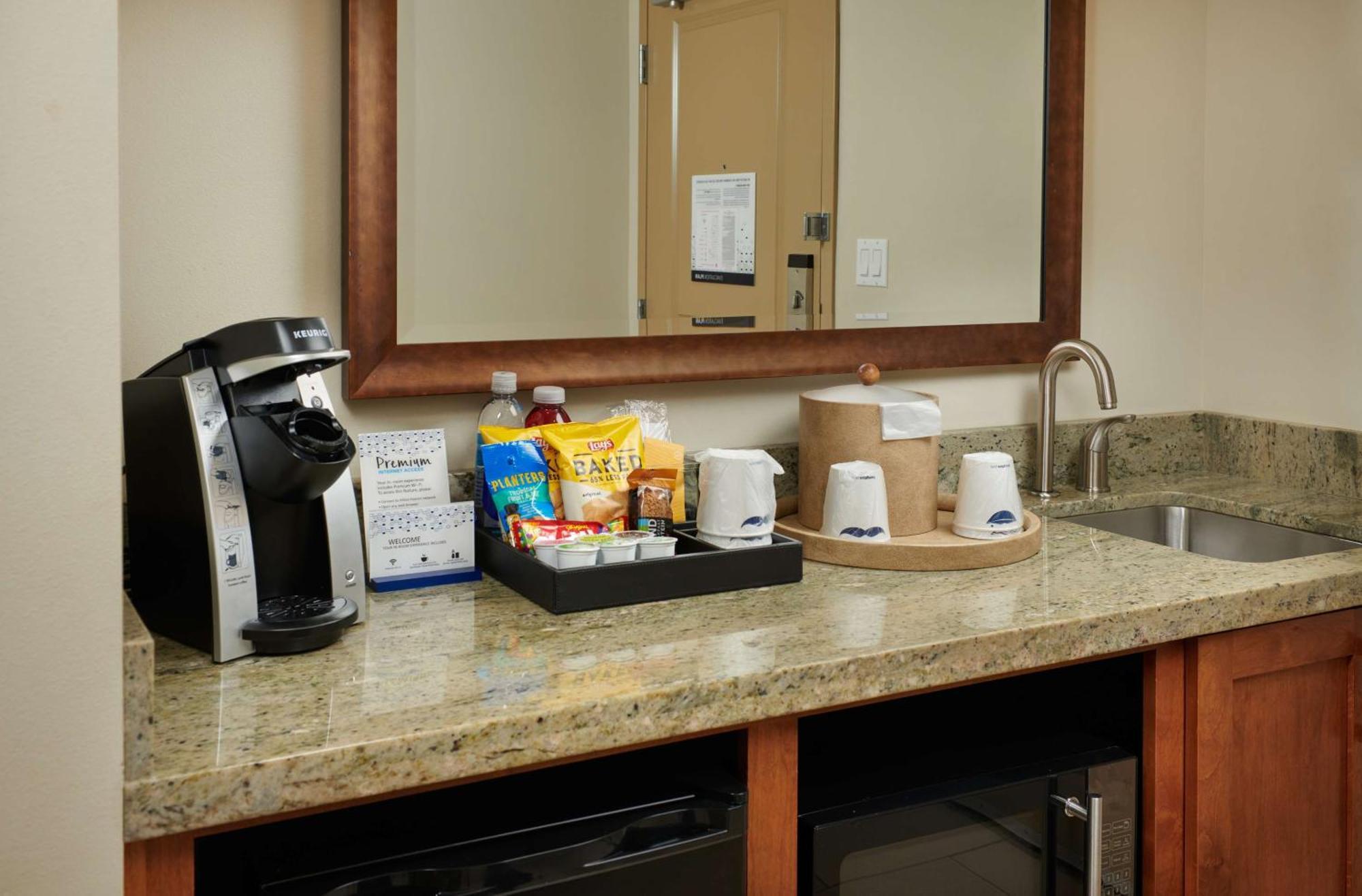 Hampton Inn And Suites Salem Eksteriør billede